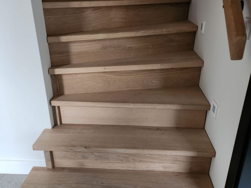 Eiken dichte trap kwart trap modern