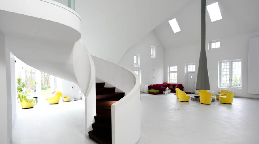 ronde-design-moderne-mahonie-treden3